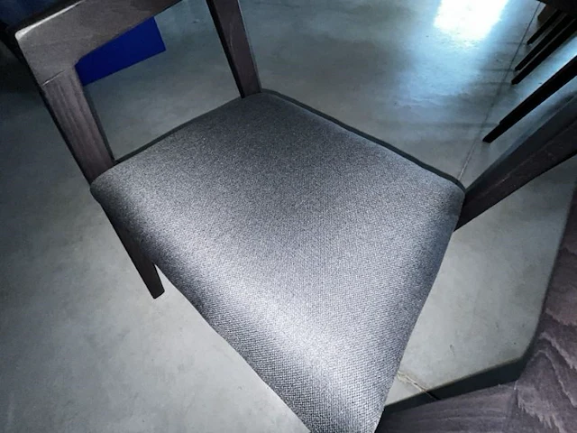 5 houten stoelen - afbeelding 5 van  5