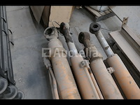 5 hydraulische cilinders voor case 1088 - afbeelding 4 van  8