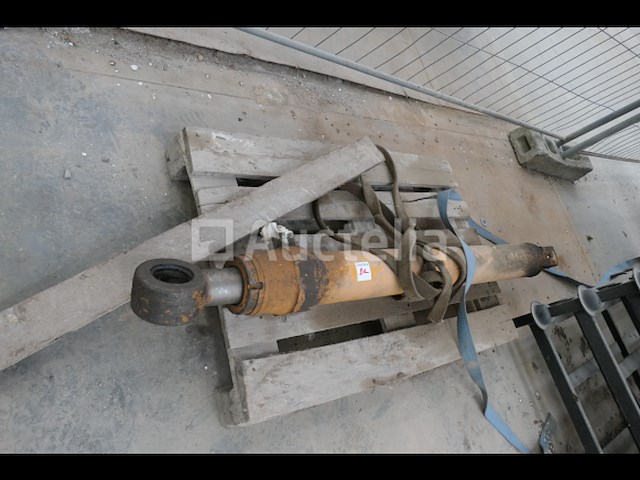 5 hydraulische cilinders voor case 1088 - afbeelding 8 van  8