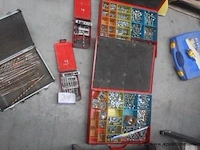 5 koffertjes inh. boren, bevestigingsmateriaal - afbeelding 1 van  1