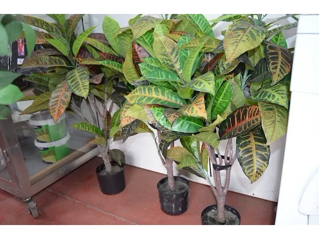 5 kunstof sierplanten in pot - afbeelding 7 van  8