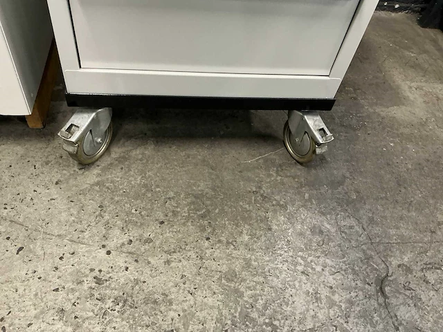 5-laden materiaalkast - afbeelding 5 van  7