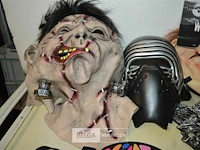 5 maskers - afbeelding 6 van  6