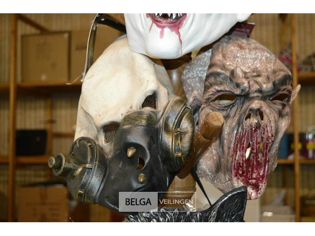 5 maskers - afbeelding 3 van  4