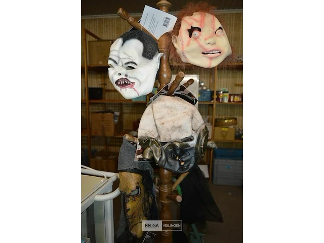 5 maskers - afbeelding 1 van  5