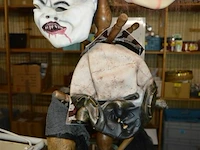 5 maskers - afbeelding 1 van  5