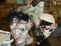 5 maskers - afbeelding 1 van  4