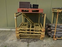 5 metalen pallet boxen gele kleur, 4 metalen palletboxen - afbeelding 2 van  6