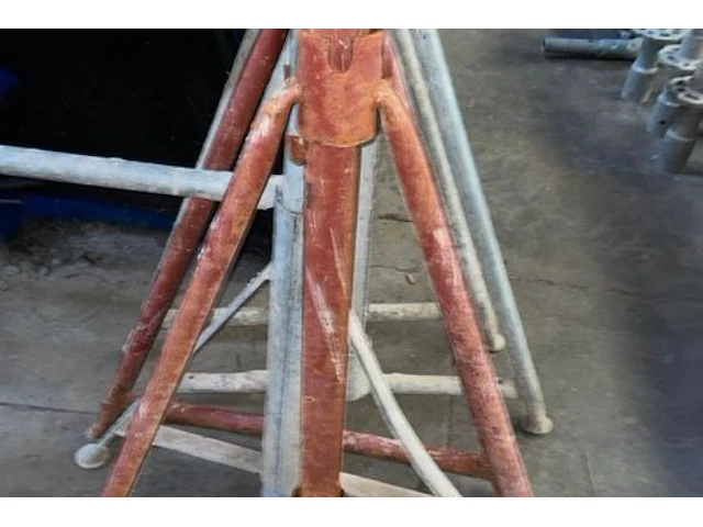 5 metalen schragen - afbeelding 4 van  4
