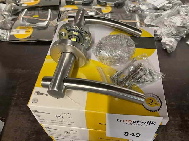 5 moderne inox deurkrukken - afbeelding 3 van  4
