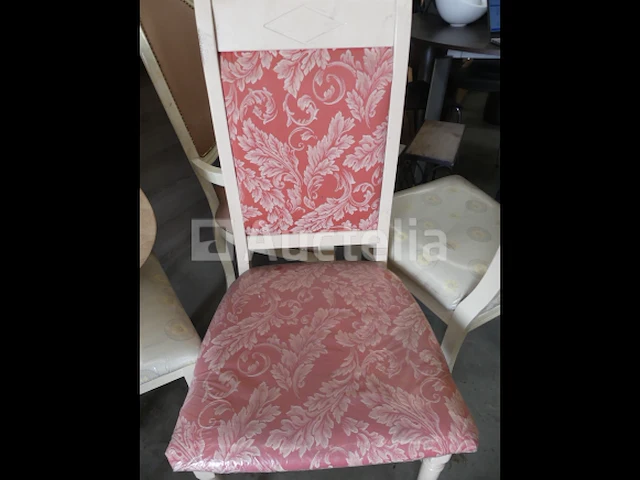 5 niet-overeenkomende stoelen - afbeelding 4 van  5
