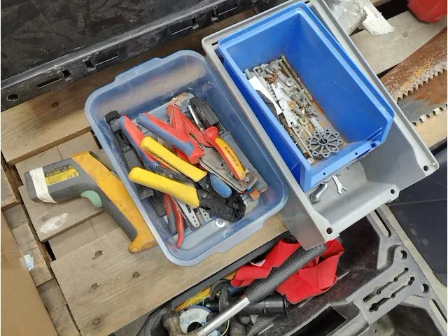 5 paletten divers aannemers materiaal - afbeelding 2 van  11