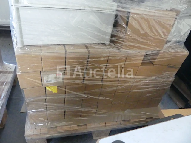 5 pallets met elektrische apparatuur - afbeelding 2 van  23