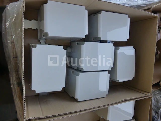 5 pallets met elektrische apparatuur - afbeelding 4 van  23