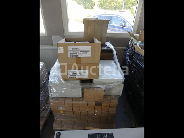 5 pallets met elektrische apparatuur - afbeelding 15 van  23