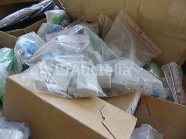 5 pallets met elektrische apparatuur - afbeelding 17 van  23