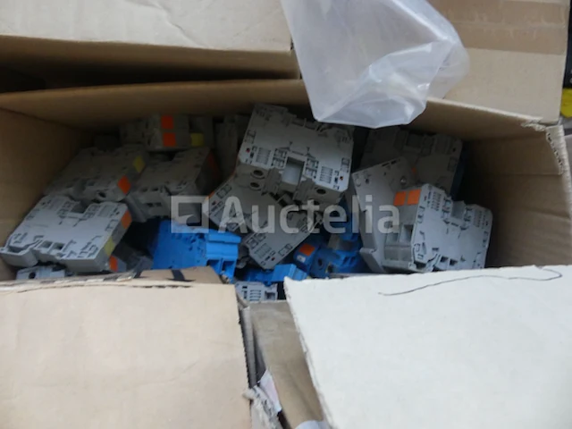 5 pallets met elektrische apparatuur - afbeelding 20 van  23