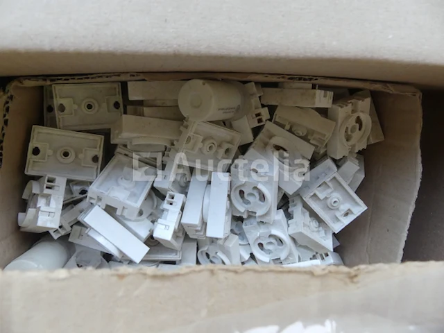 5 pallets met elektrische apparatuur - afbeelding 22 van  23