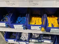 5 rekken met inhoud - afbeelding 4 van  7