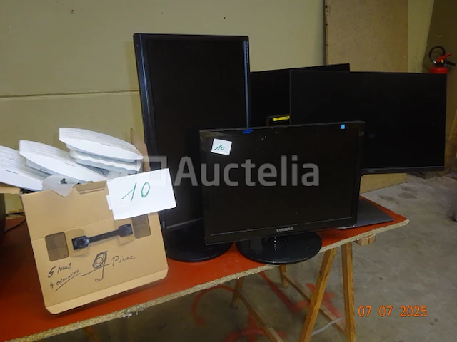 5 samsung en led computermonitoren, 9 tp-link routers, waarvan 5 nieuw - afbeelding 1 van  2