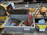 5 spanschroeven en gereedschap