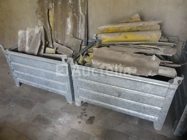 5 stapelbare metalen bakken met inhoud - afbeelding 5 van  7