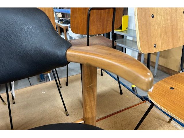 5 stoelen - afbeelding 2 van  7