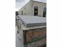 5 stuks donkergrijze granieten zwembadboord 70x88x5/3cm - afbeelding 2 van  4