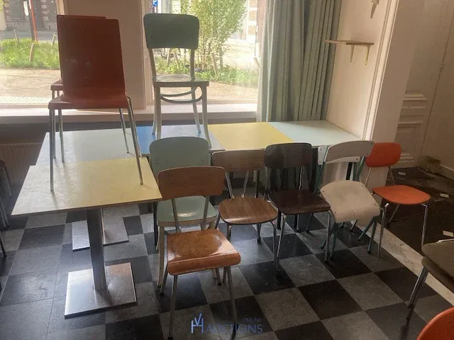 5 tafels en 10 stoelen - afbeelding 1 van  8