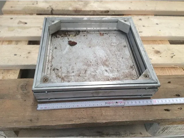5 tegeldeksels 30x30x5cm - afbeelding 1 van  1