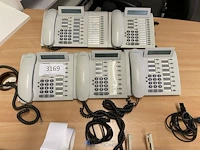 5 telefoontoestellen - afbeelding 1 van  3