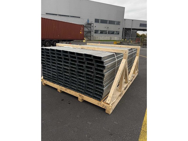 5 ton gestapelde gegalvaniseerde stalen vloerpanelen (216x) - afbeelding 3 van  4