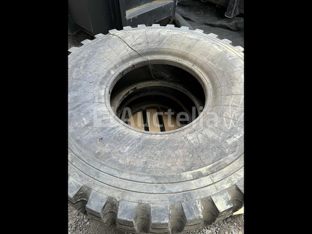 5 tractor banden - afbeelding 2 van  4