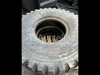 5 tractor banden - afbeelding 2 van  4