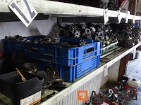 5 trays (carburateurs, remklauwen, diverse onderdelen) - afbeelding 4 van  12