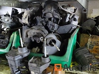 5 trays (carburateurs, remklauwen, diverse onderdelen) - afbeelding 7 van  12