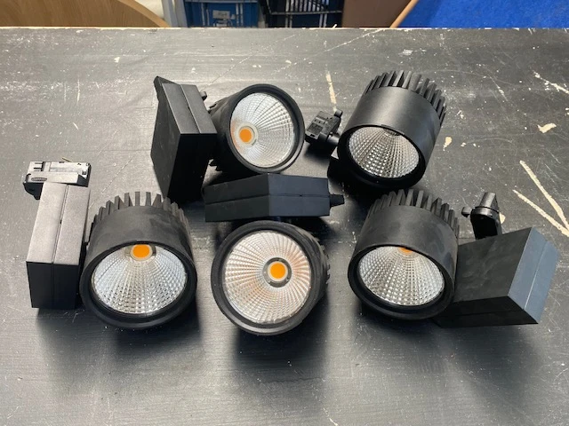 5 x led spot - 50 watt - 3 fase - zwart - afbeelding 1 van  2