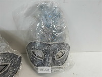 5 x masker met grijze pluimen - afbeelding 3 van  3