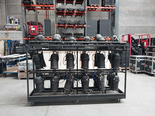 5 x thomas par64 black 6-bar soca in w/dolly - afbeelding 1 van  4