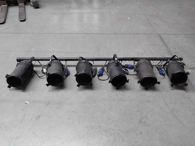 5 x thomas par64 black 6-bar soca in w/dolly - afbeelding 3 van  4
