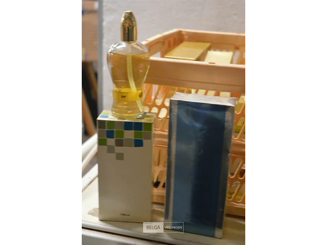 ±50 div soorten klassieke parfums - afbeelding 2 van  4