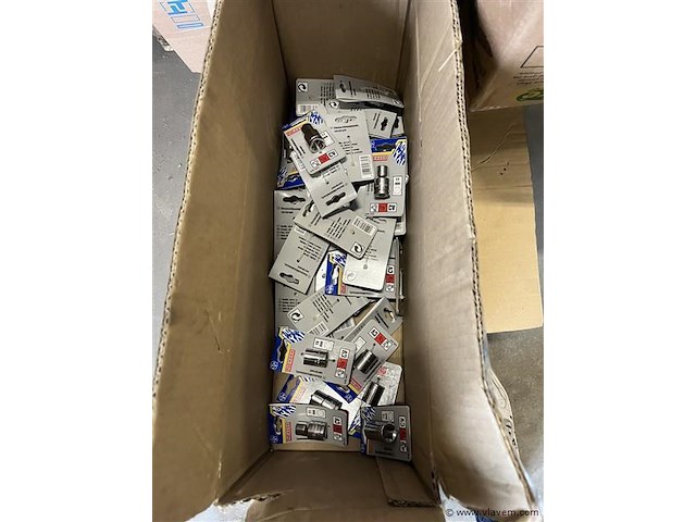 50 diverse dopsleutels - afbeelding 1 van  2