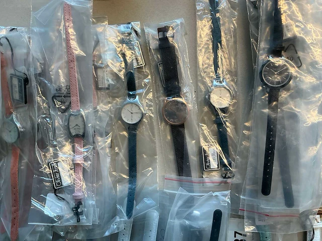 50 diverse horloges rodania en olivier strelli - afbeelding 8 van  12