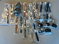 50 diverse horloges rodania en olivier strelli - afbeelding 1 van  21