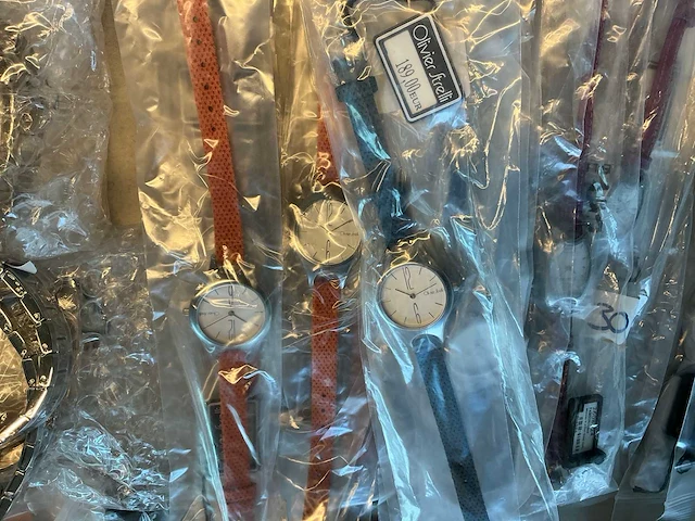 50 diverse horloges rodania en olivier strelli - afbeelding 16 van  21