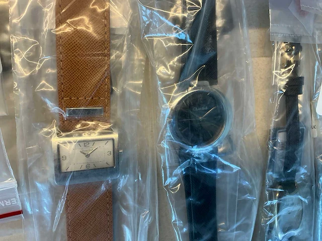 50 diverse horloges rodania en olivier strelli - afbeelding 19 van  21