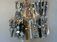 50 diverse horloges rodania en olivier strelli - afbeelding 1 van  15