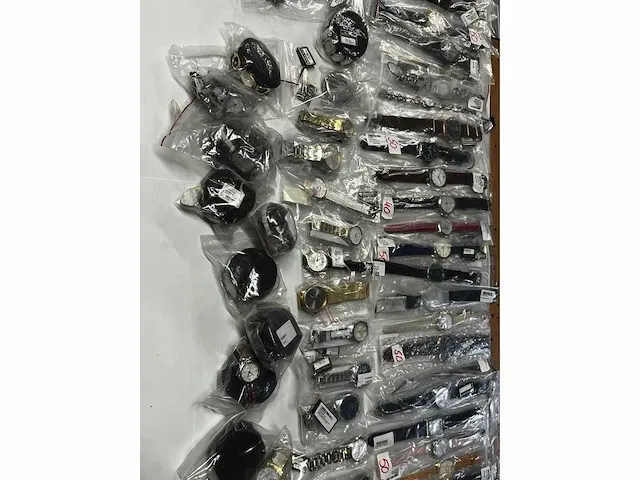 50 diverse horloges rodania - afbeelding 1 van  13