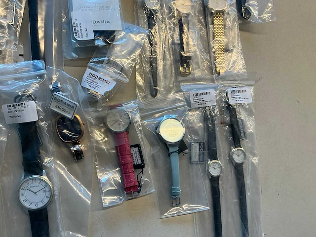 50 diverse horloges rodania - afbeelding 13 van  15