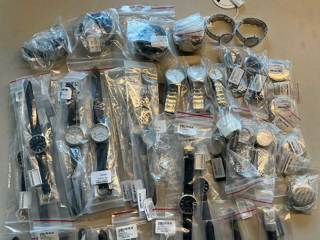 50 diverse horloges rodania - afbeelding 1 van  15